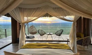Mid-range safari lodge in Maasai Mara